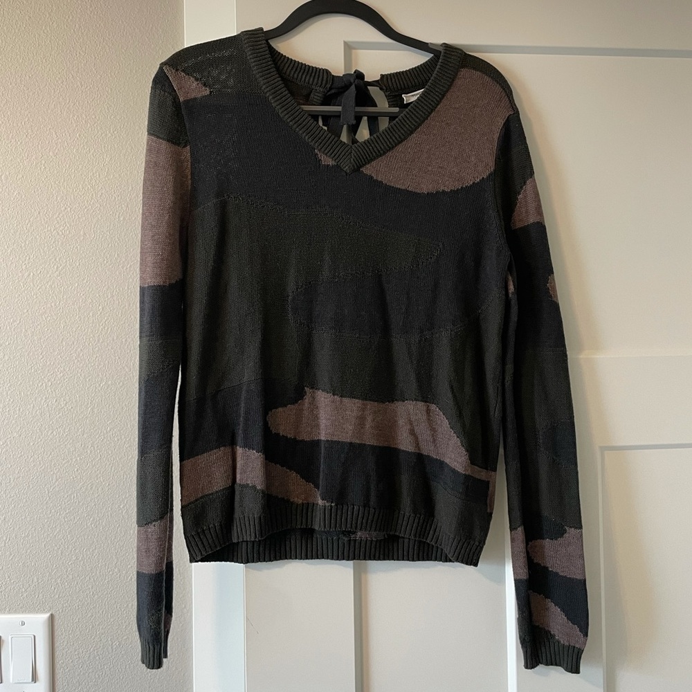 Apricot Lane Camo Tie Sweater. Size Small.